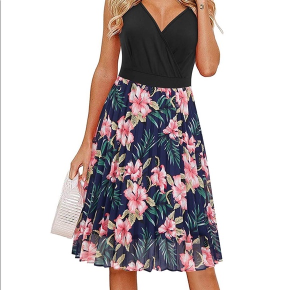 Floral V-neck dress - Picture 4 of 4